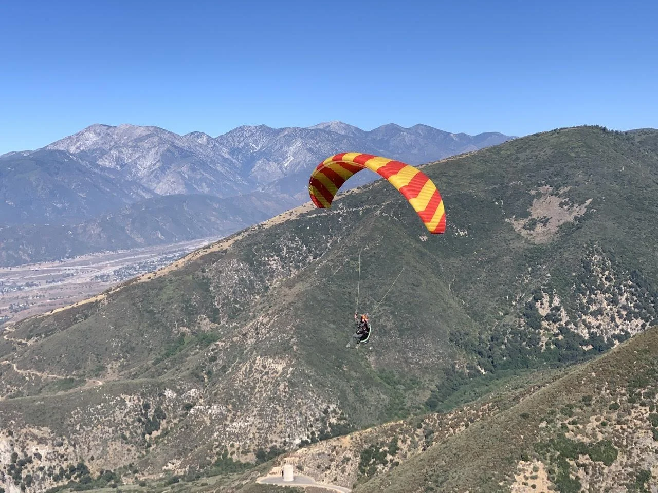 hang glider over the san bernardino mountains